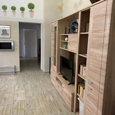 Apartmán In Mit Kleinem Garten By Interhome *